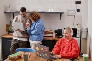 Mastering Virtual Assistant Teamwork: Top 10 Efficiency Tips