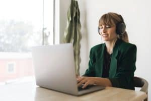5 Ways Virtual Assistants Drive Your Business Growth