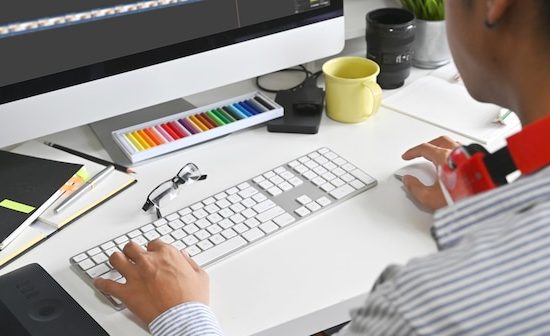 Why Smart Businesses Are Outsourcing Their Graphic Design