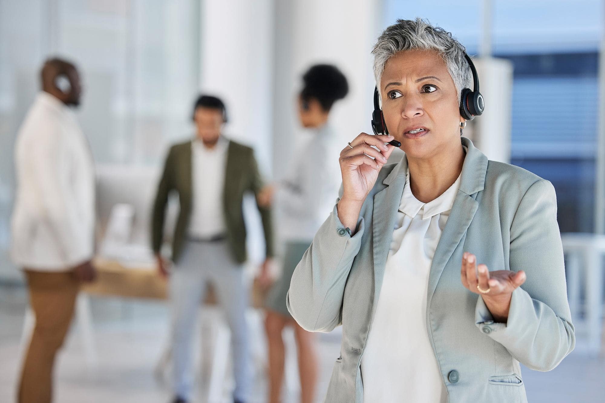 how many customer service reps
