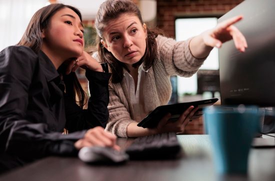 Outsourced vs in-house chat support, the cost trap leaders miss.