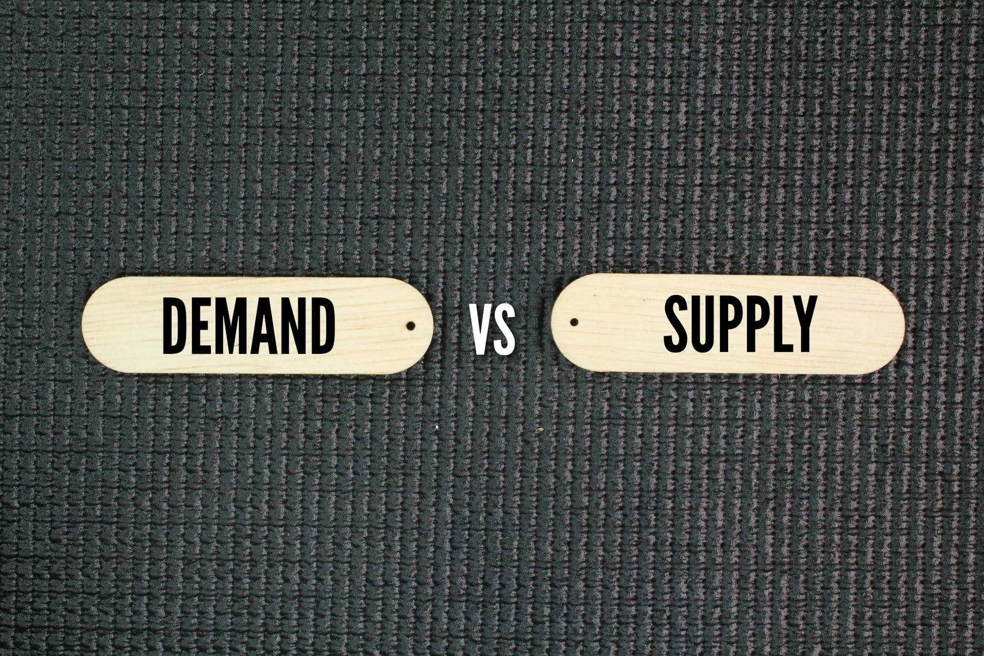 outsourcing vs offshoring difference